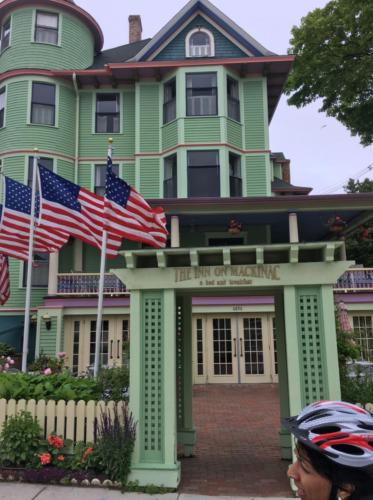 Mackinac Island.Town pic4